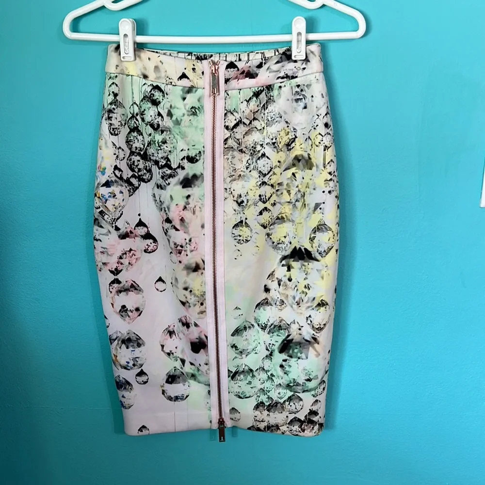 #562 Ted Baker London Floral Skirt with Exposed Zipper_3